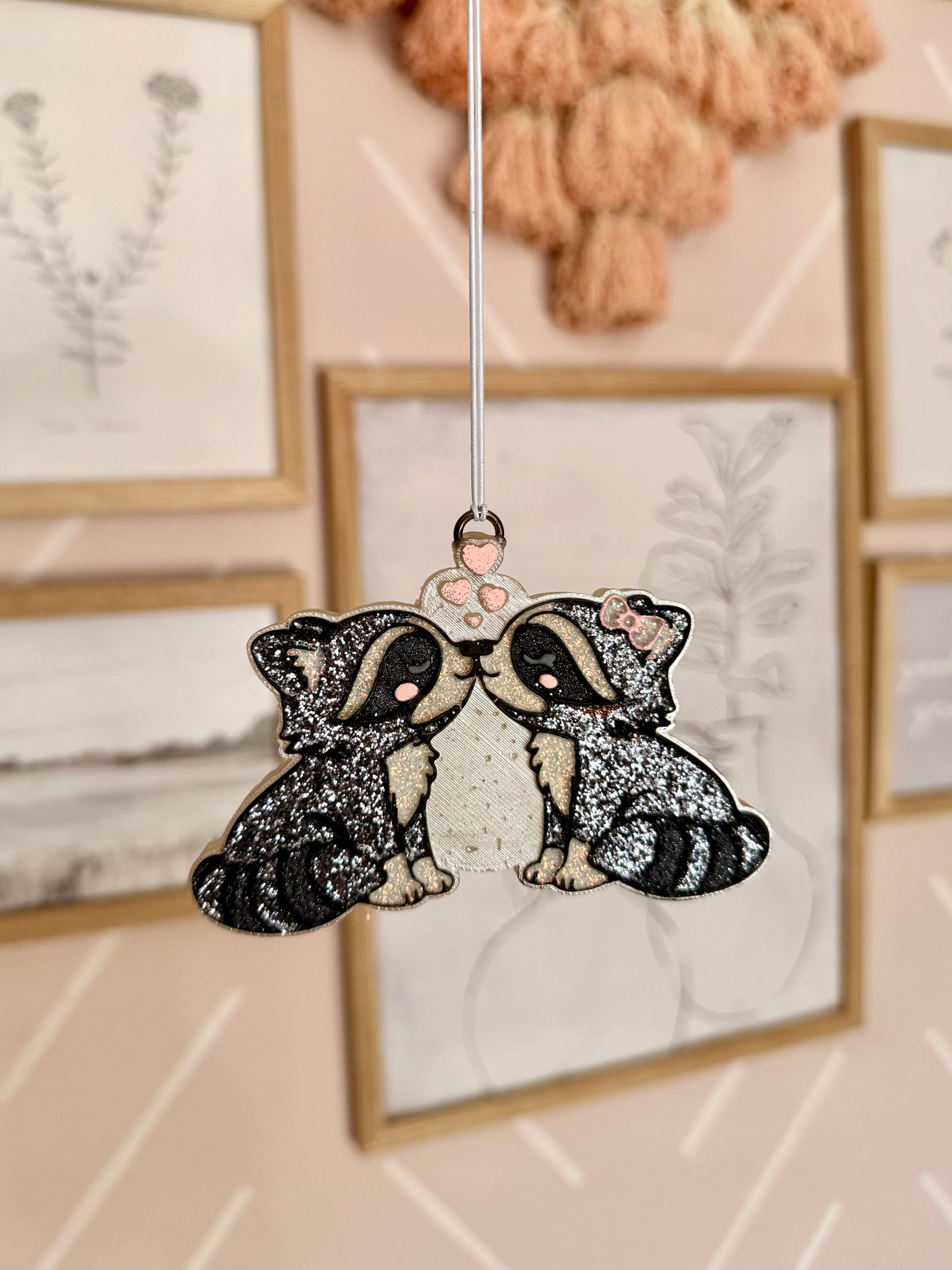 Kissing Raccoons Freshie MOLD